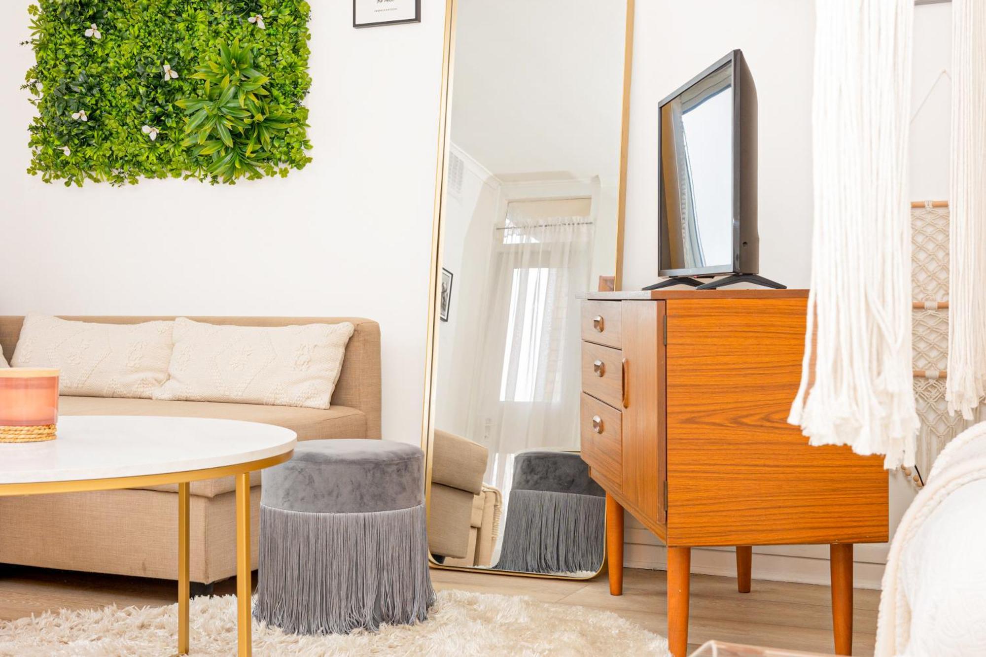 Charming Studio With Balcony In Putney, 5 Min Tube Лондон Экстерьер фото
