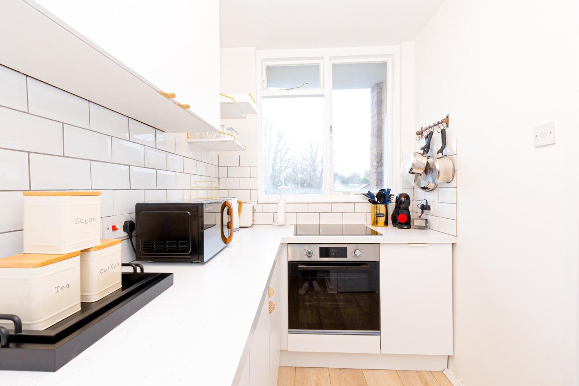 Charming Studio With Balcony In Putney, 5 Min Tube Лондон Экстерьер фото