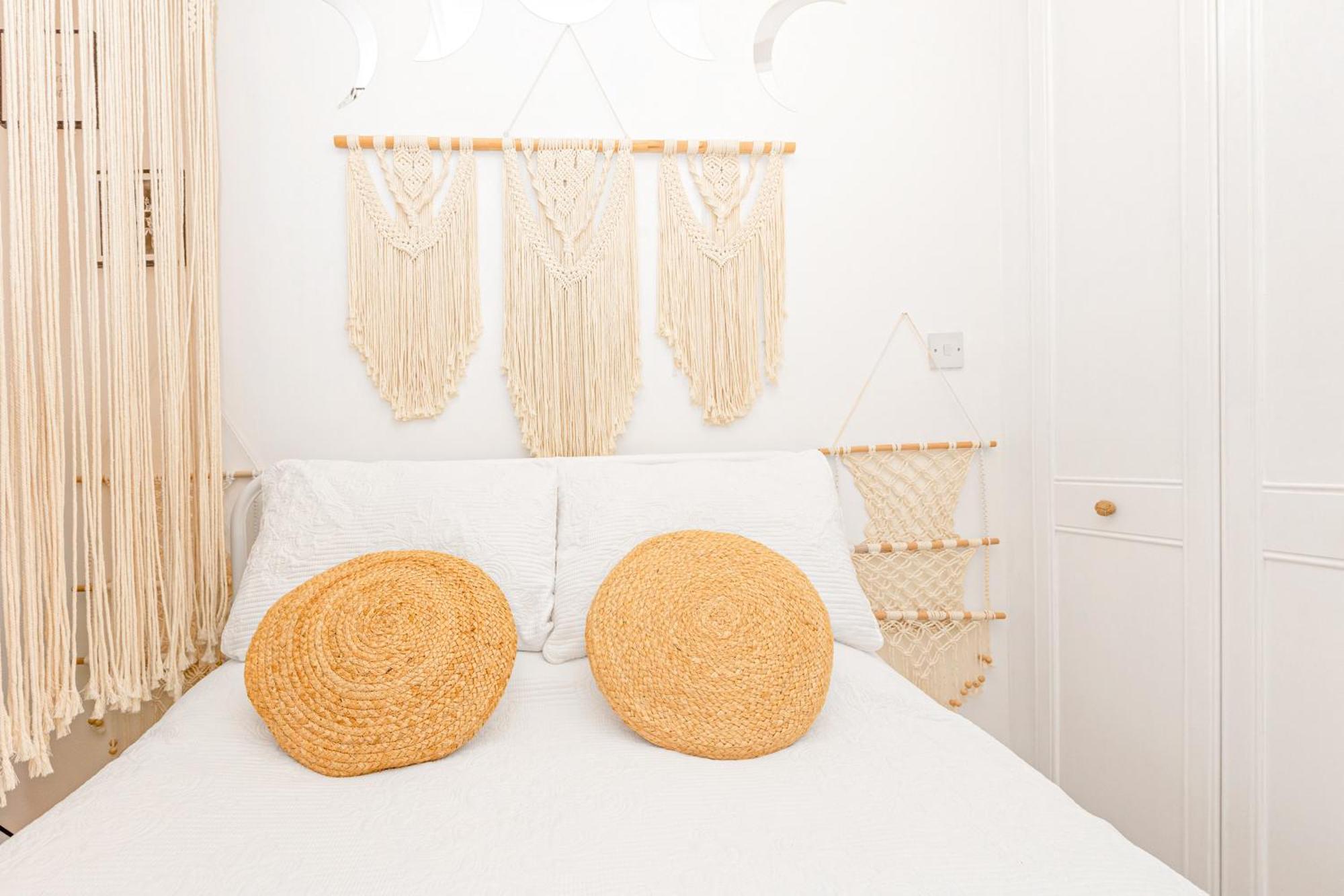 Charming Studio With Balcony In Putney, 5 Min Tube Лондон Экстерьер фото