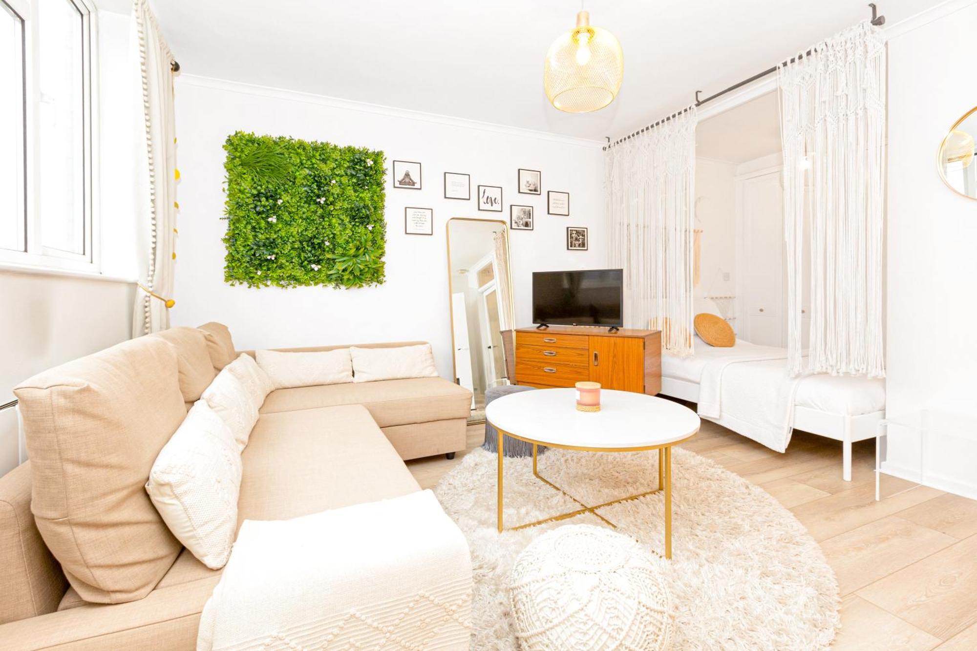 Charming Studio With Balcony In Putney, 5 Min Tube Лондон Экстерьер фото